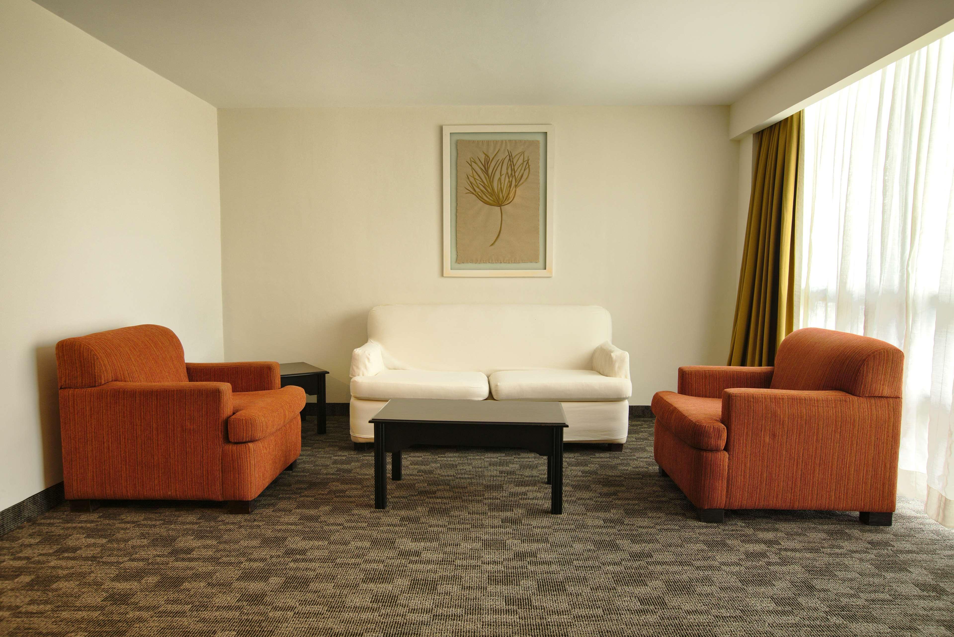 Wyndham Garden Guatemala City Exterior photo A living room