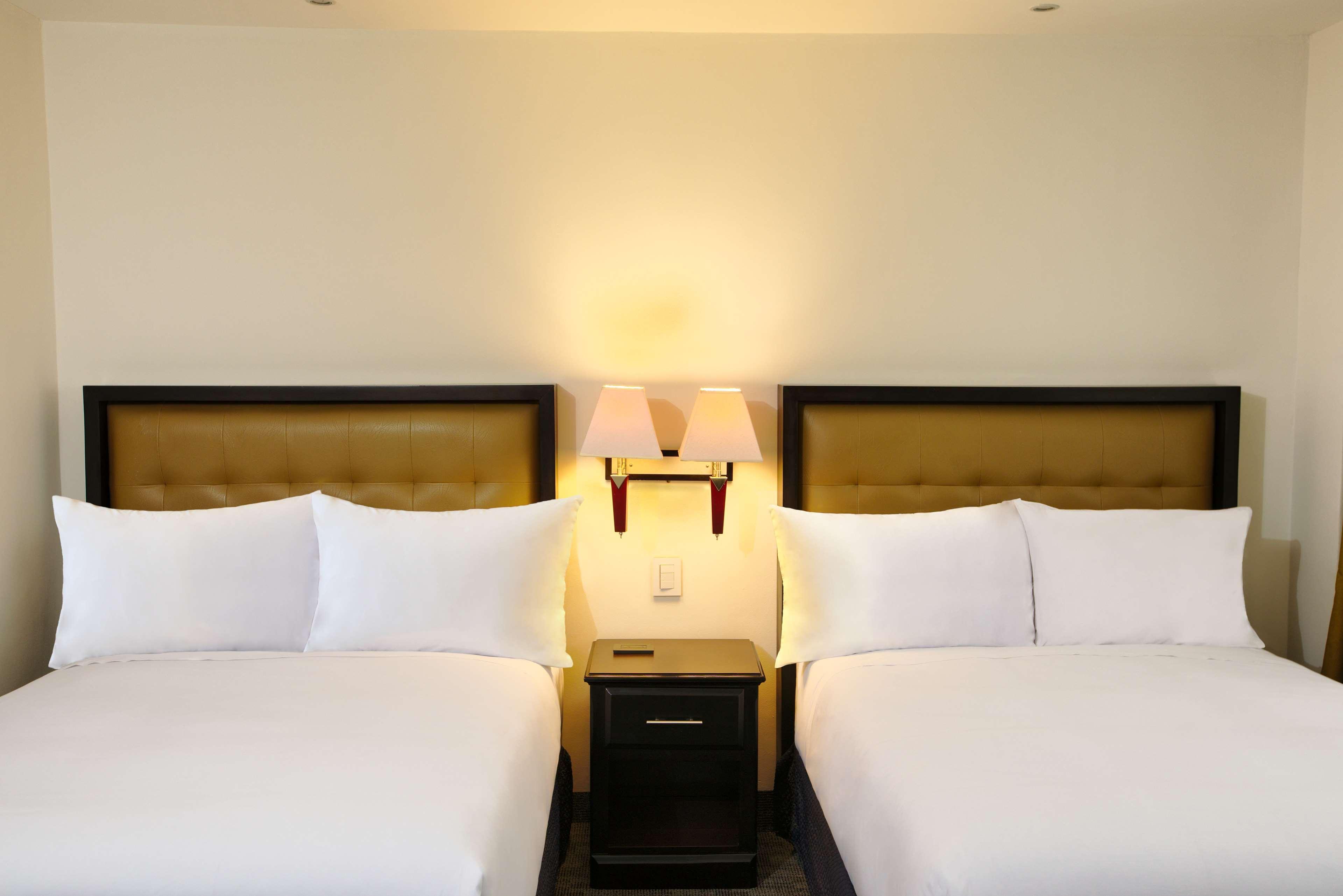 Wyndham Garden Guatemala City Exterior photo A room at the hotel