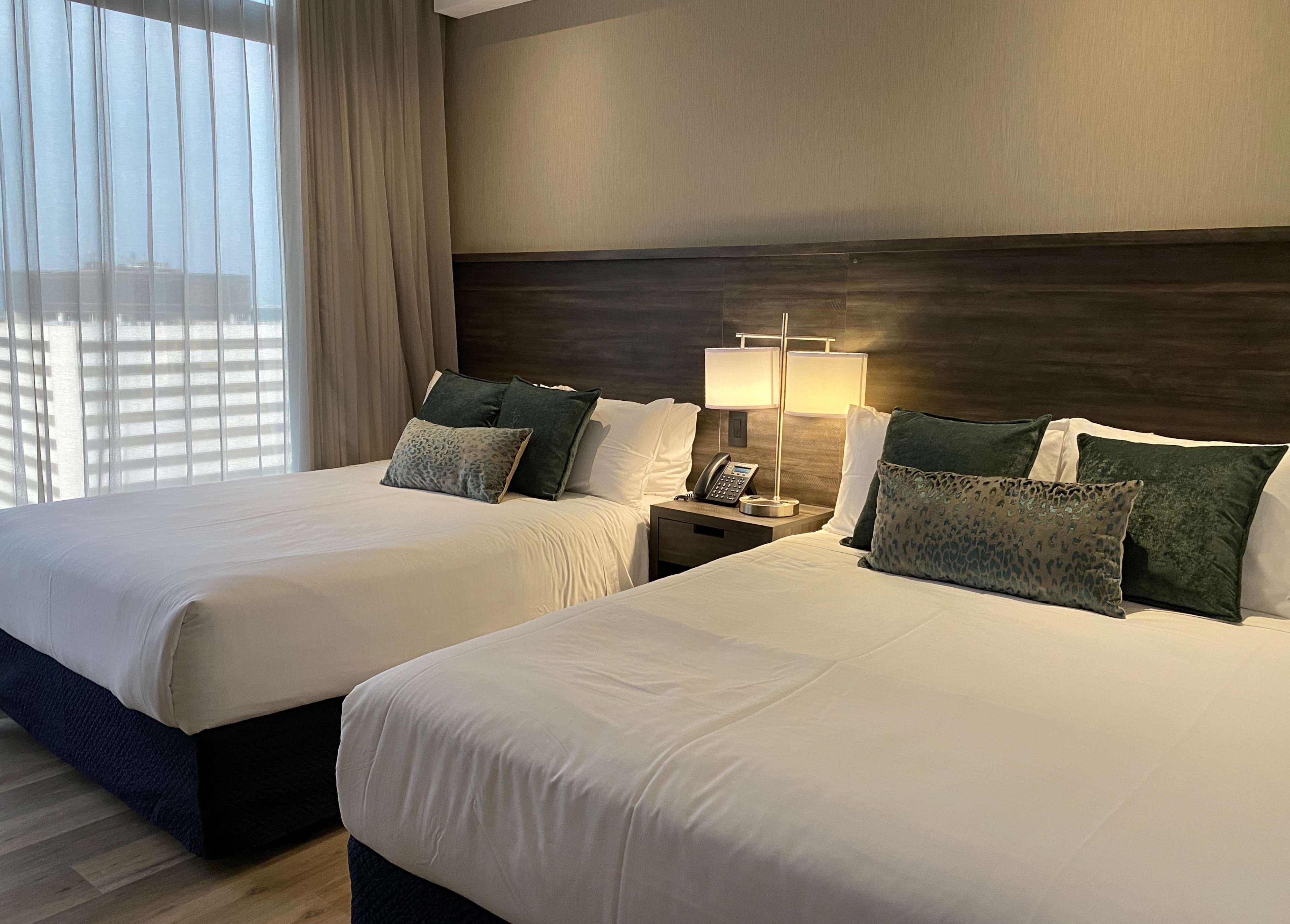 Wyndham Garden Guatemala City Exterior photo A guest room at the Hilton Garden Inn in San Francisco