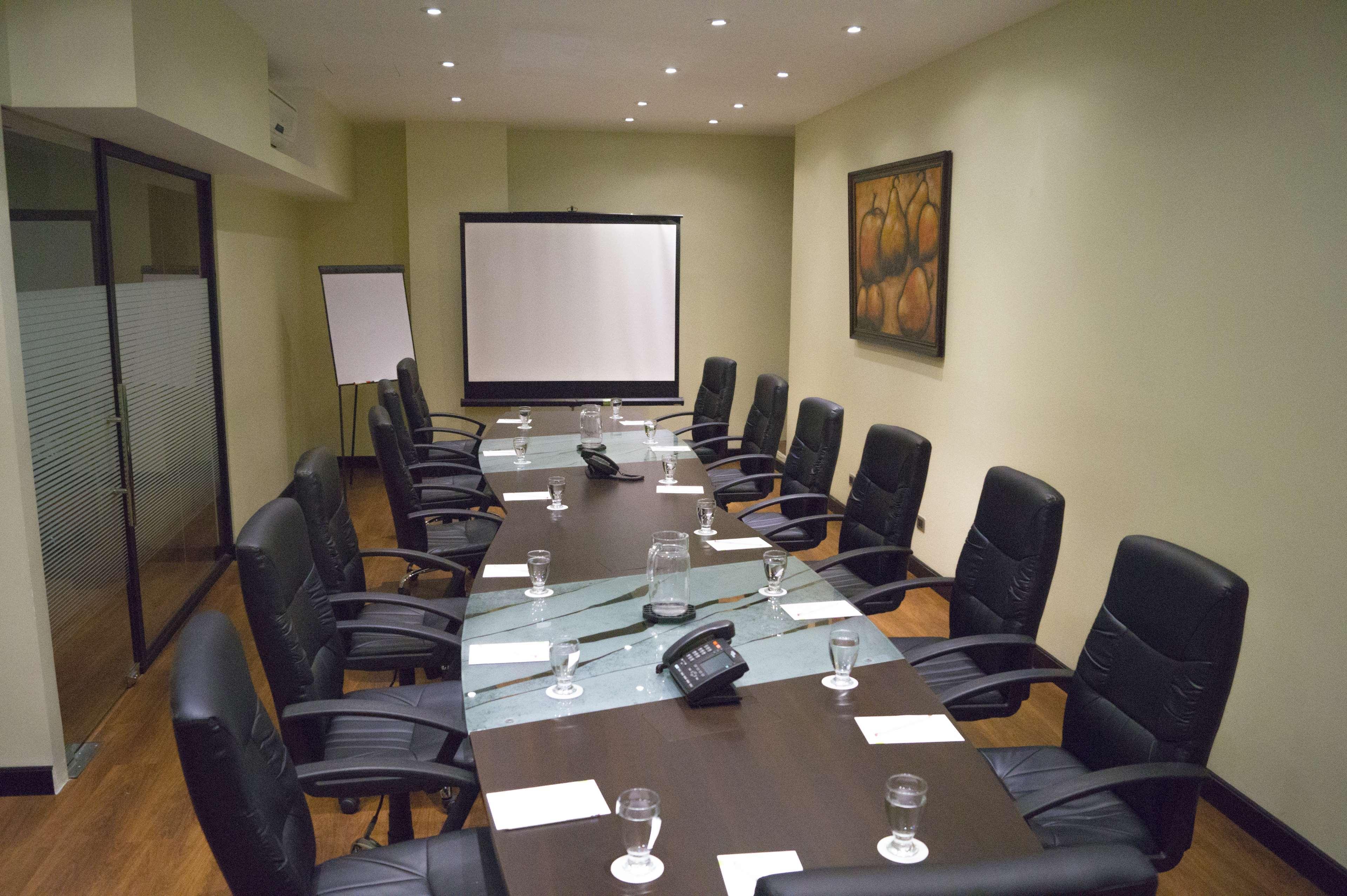 Wyndham Garden Guatemala City Exterior photo A typical boardroom
