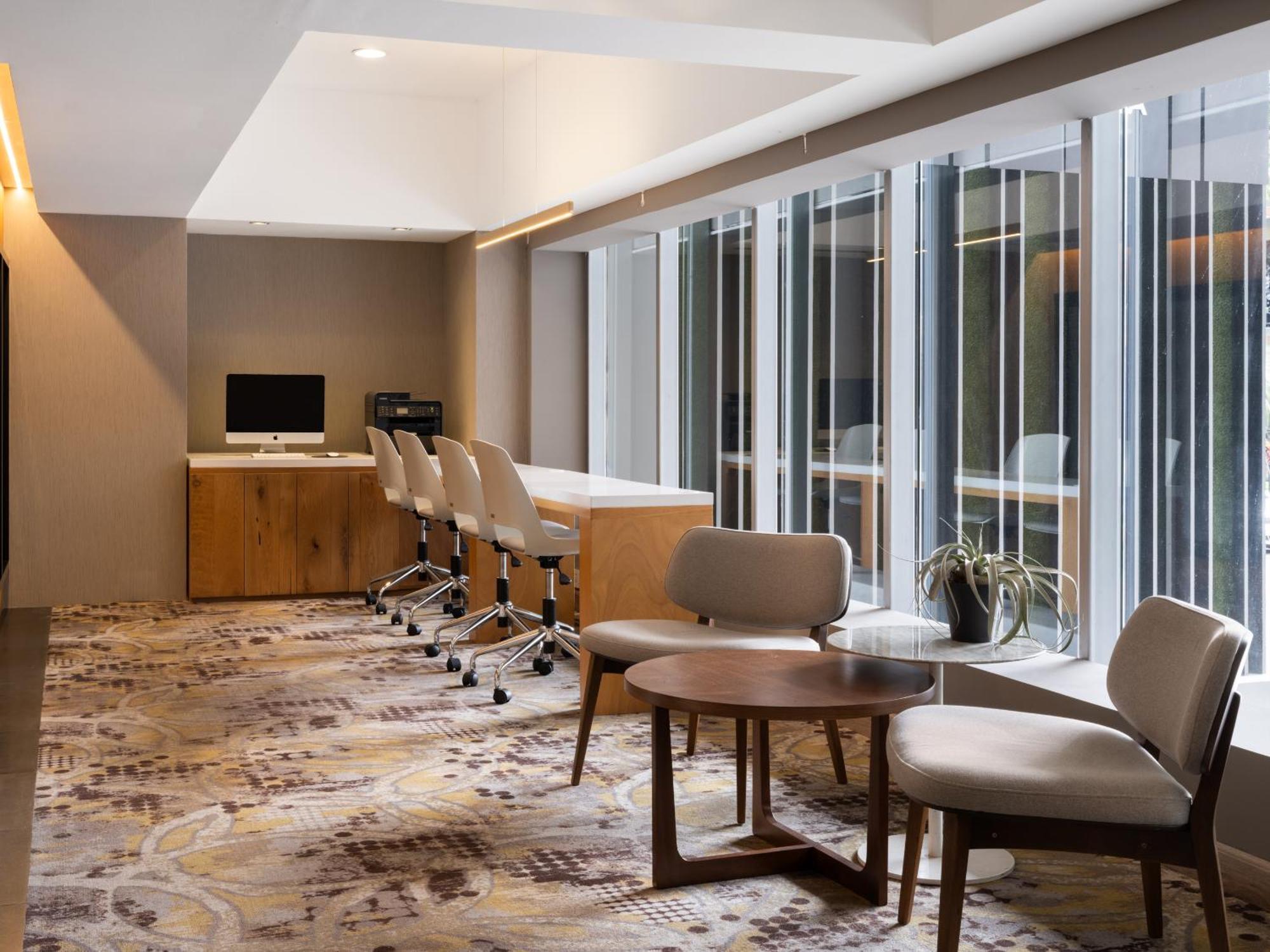 Wyndham Garden Guatemala City Exterior photo Business Center
